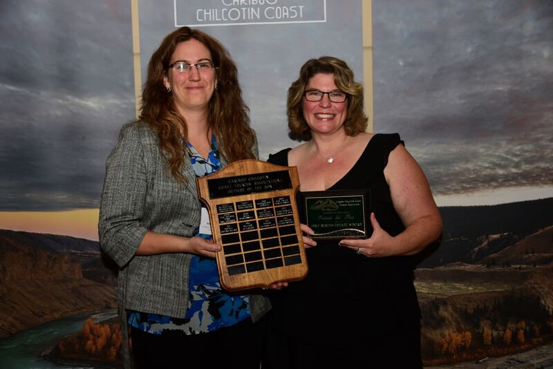 Amy Thacker presenting Kim Lawton with the Outside the Box Award