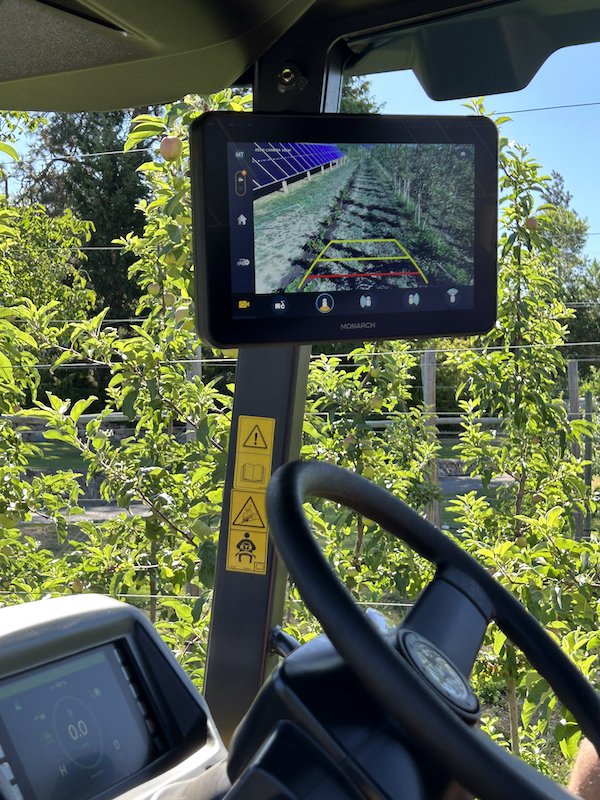 tractor-autonomous-screen.jpg